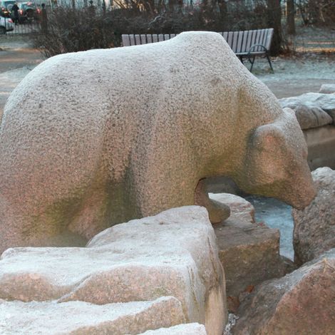 Скульптура медведя на Театральной площади &mdash; одна двух статуй медведей, оставшихся от разрушенного в военное время здания вокзала и включённых в перечень объектов культурного наследия народов РФ.